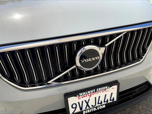 Used 2025 Volvo XC40 B5 Core AWD/4WD image 30