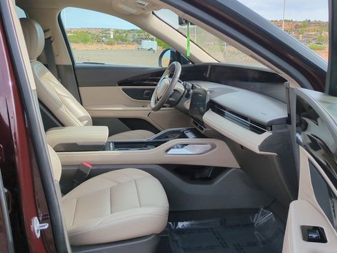 Used 2025 Lincoln Nautilus Premier w/ Jet Appearance Package AWD/4WD image 30