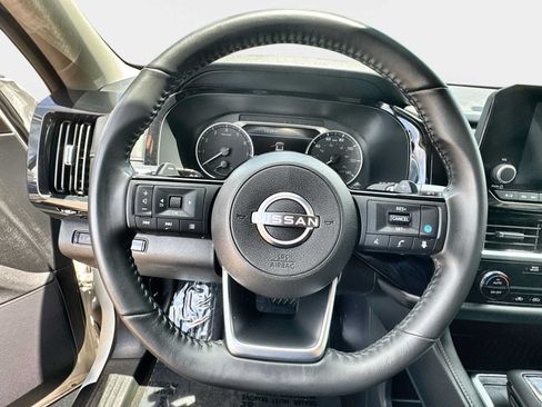 Used 2023 Nissan Pathfinder SV w/ Black Appearance Package AWD/4WD image 22