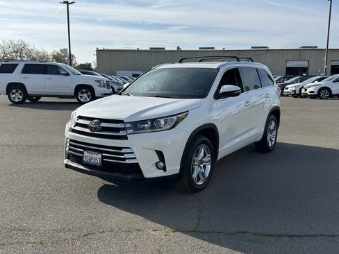 Used 2018 Toyota Highlander Limited image 46