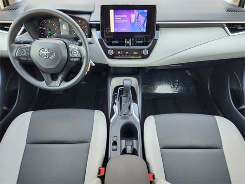 Used 2025 Toyota Corolla LE image 19