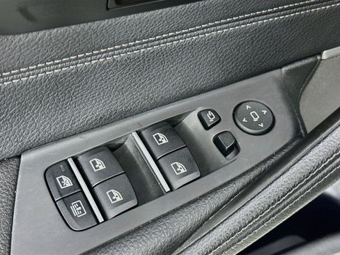 Used 2022 BMW M550i xDrive w/ Executive Package AWD/4WD image 18