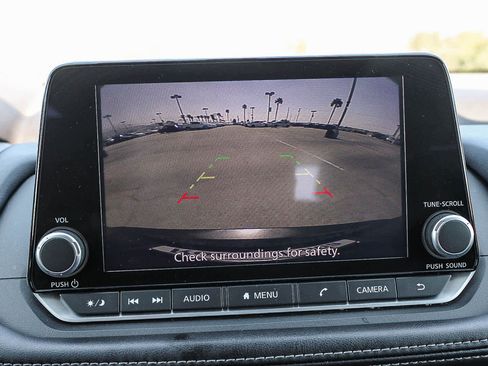 Used 2023 Nissan Rogue SV FWD image 23