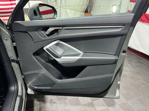 Used 2023 Audi Q3 2.0T Premium image 13