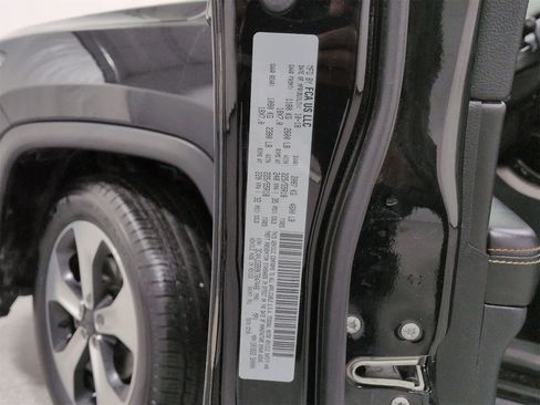 Certified 2019 Jeep Compass Latitude w/ Popular Equipment Group image 38