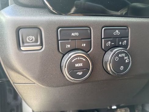 Used 2023 Chevrolet Silverado 1500 LT image 18