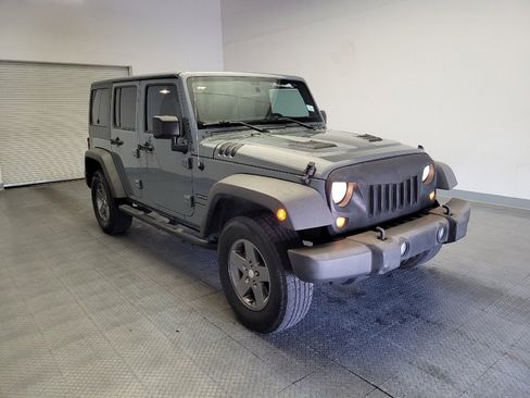Used 2015 Jeep Wrangler Unlimited Sport w/ Connectivity Group AWD/4WD image 13