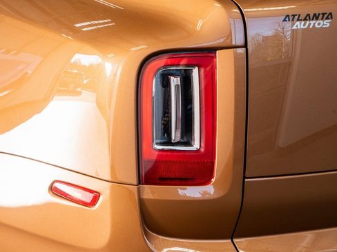 Used 2023 Rolls-Royce Cullinan w/ Cullinan Package image 26