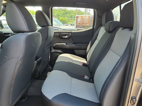 Used 2023 Toyota Tacoma TRD Off-Road AWD/4WD image 10