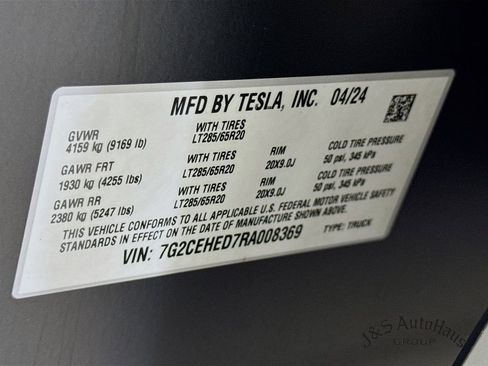 Used 2024 Tesla Cybertruck AWD Crew Cab image 41