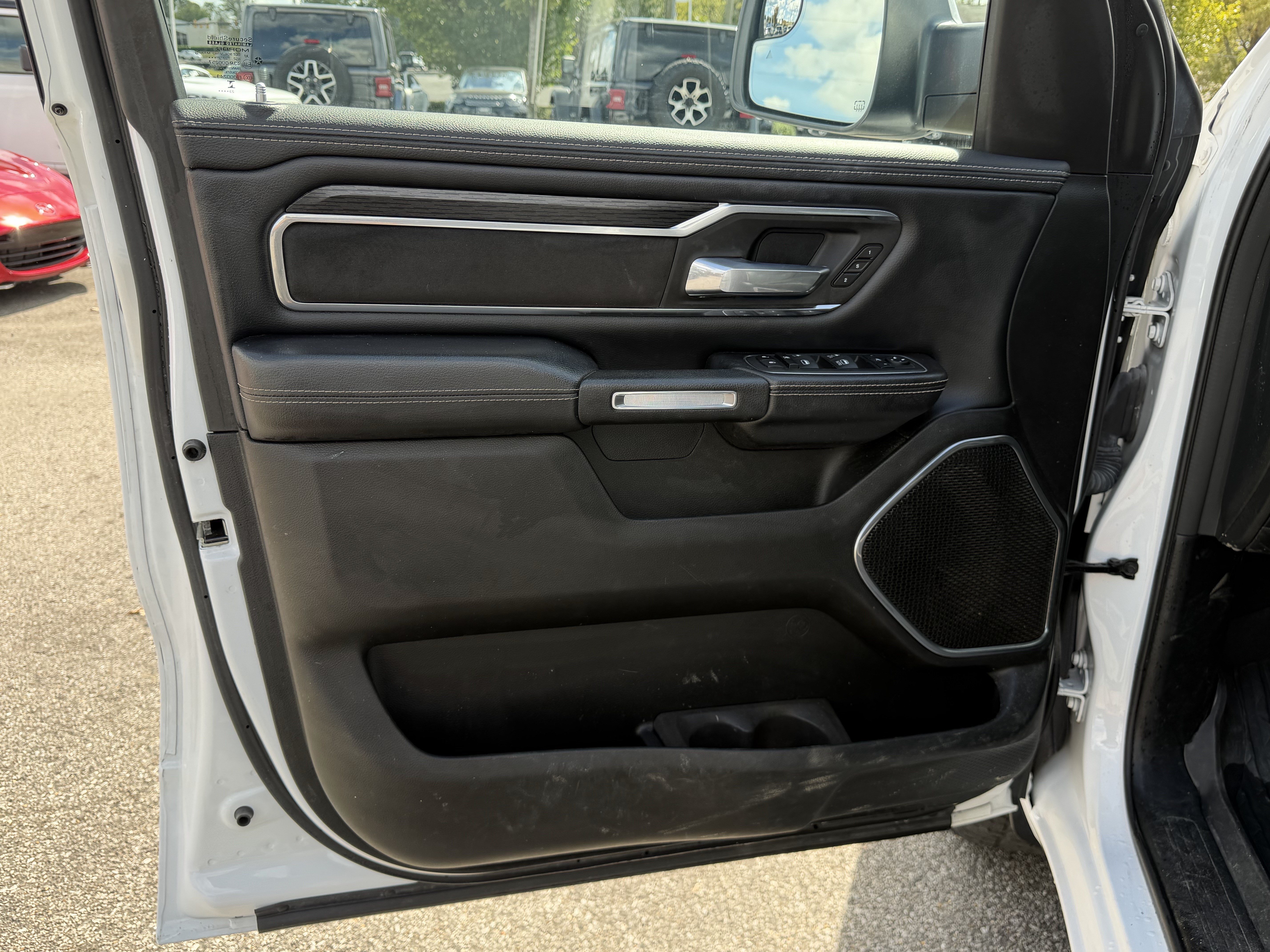 Used 2024 RAM 1500 Laramie AWD/4WD image 14