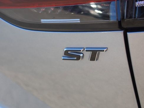 Used 2023 Buick Envision Essence w/ Sport Touring Package image 20