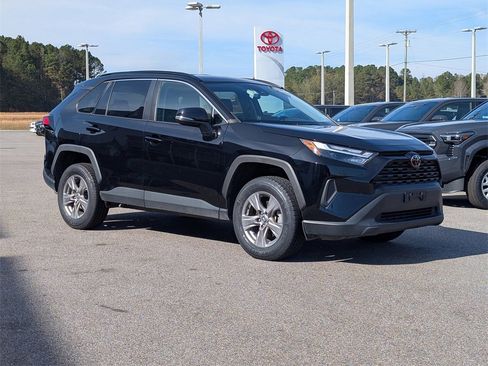 Used 2023 Toyota RAV4 XLE image 7