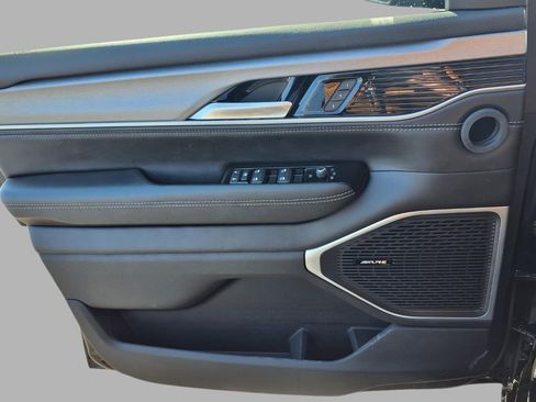 New 2026 Jeep Grand Wagoneer 4WD image 15