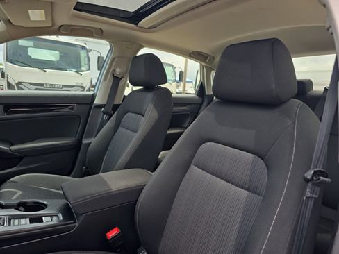 Used 2022 Honda Civic EX image 24