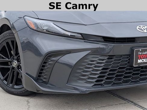 Used 2025 Toyota Camry SE FWD image 3