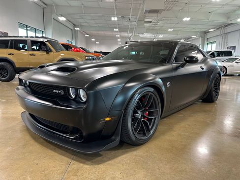 Used 2023 Dodge Challenger SRT Hellcat RWD image 3