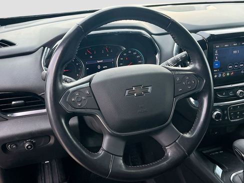 Used 2022 Chevrolet Traverse LT image 10