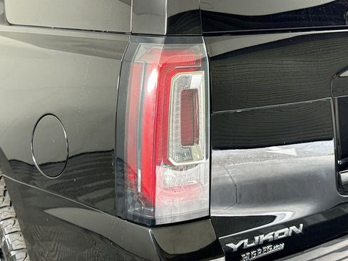 Used 2020 GMC Yukon SLT AWD/4WD image 36