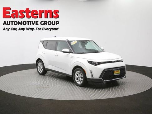 Used 2024 Kia Soul LX w/ Option Group 015 FWD image 45