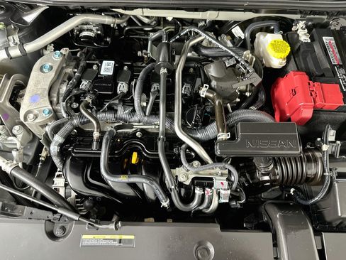 Used 2025 Nissan Sentra SV FWD image 30