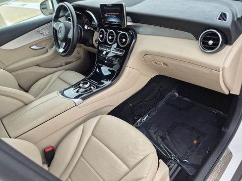 Used 2017 Mercedes-Benz GLC 300 4MATIC image 20