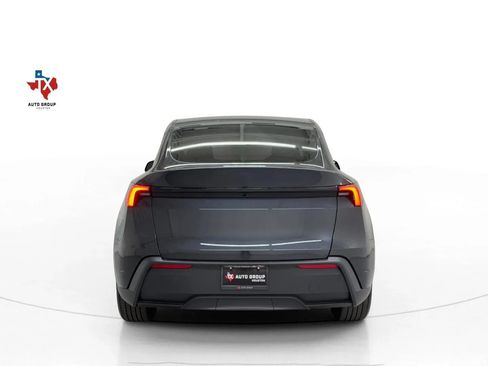 Used 2026 Tesla Model Y 2WD image 7