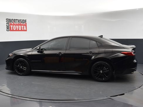 Used 2025 Toyota Camry SE FWD image 2