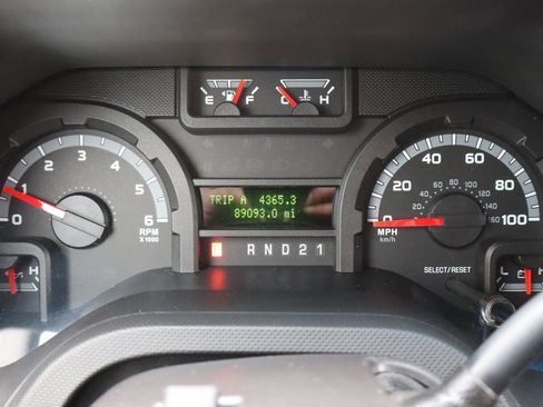 Used 2010 Ford E-350 and Econoline 350 XLT RWD image 34