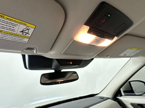 Used 2022 Nissan Pathfinder SL AWD/4WD image 11