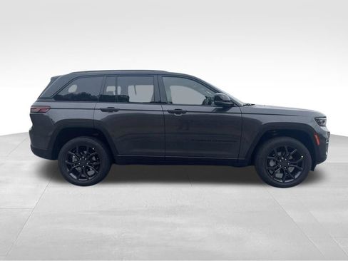 New 2025 Jeep Grand Cherokee Limited AWD/4WD image 4