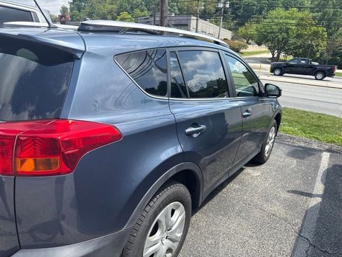 Used 2014 Toyota RAV4 LE AWD/4WD image 4
