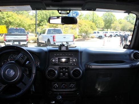 Used 2012 Jeep Wrangler Unlimited Sport AWD/4WD image 8