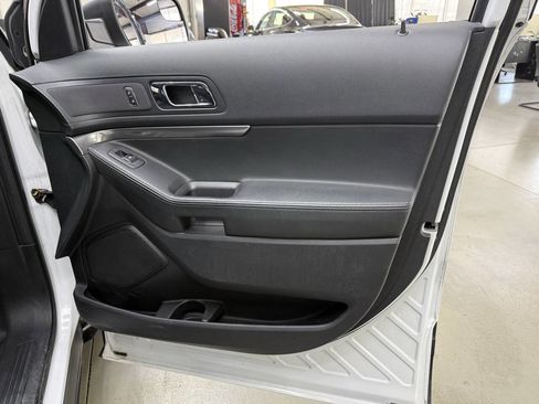 Used 2017 Ford Explorer 4WD Police Interceptor image 15