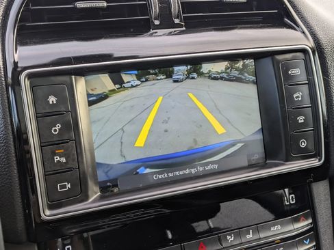 Used 2018 Jaguar F-PACE Prestige AWD/4WD image 18