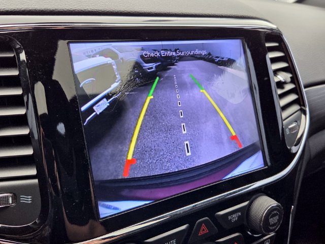 Used 2020 Jeep Grand Cherokee Altitude RWD image 21