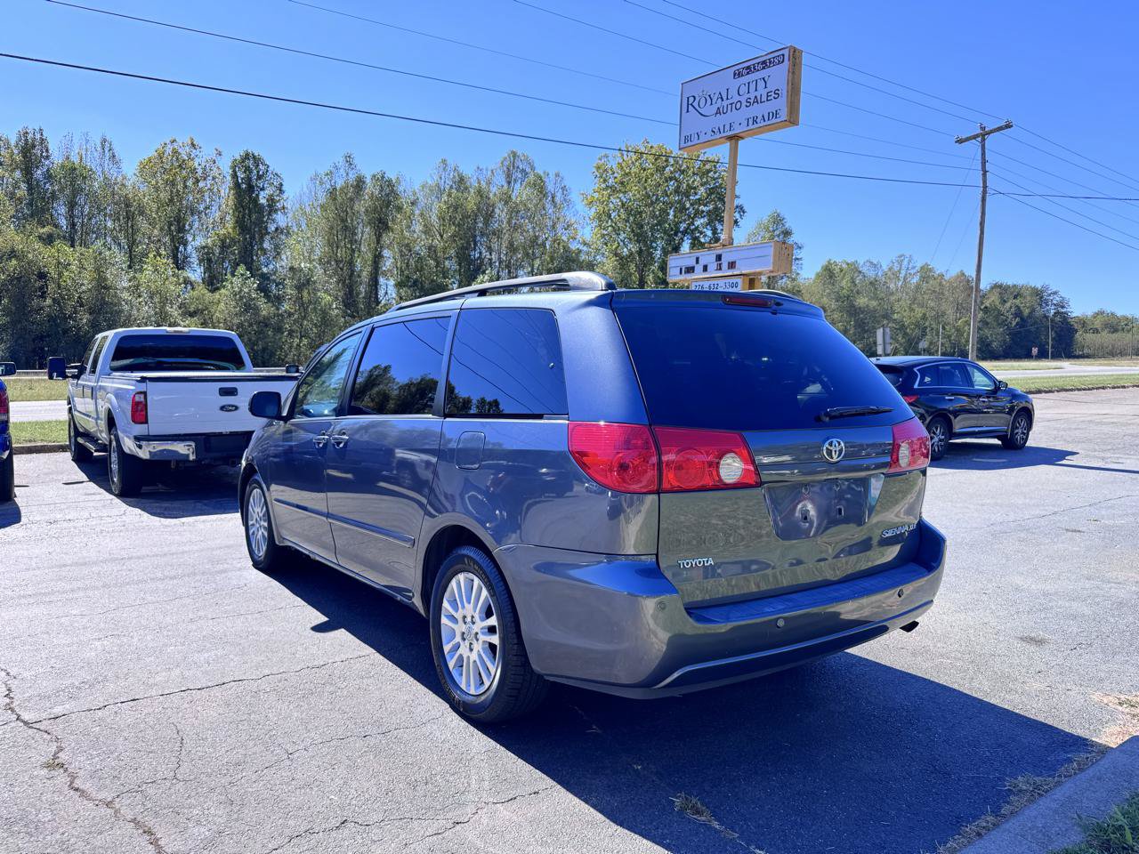 Used 2009 Toyota Sienna XLE Limited FWD image 7