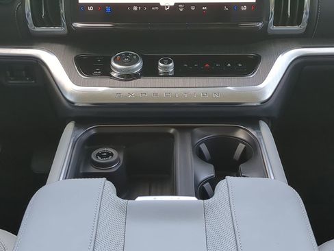 New 2026 Ford Expedition Platinum AWD/4WD image 17