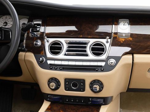 Used 2010 Rolls-Royce Ghost RWD image 22