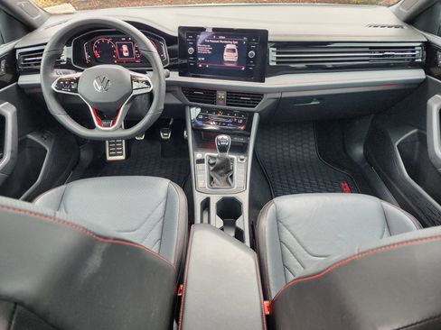 Used 2025 Volkswagen Jetta GLI Autobahn image 15