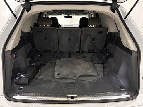 Used 2019 Audi Q7 3.0T Prestige AWD/4WD image 9