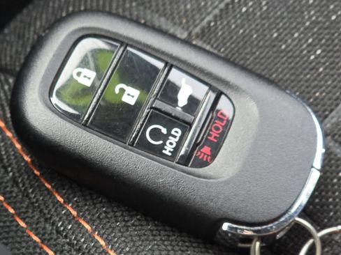 Used 2025 Honda HR-V Sport image 31