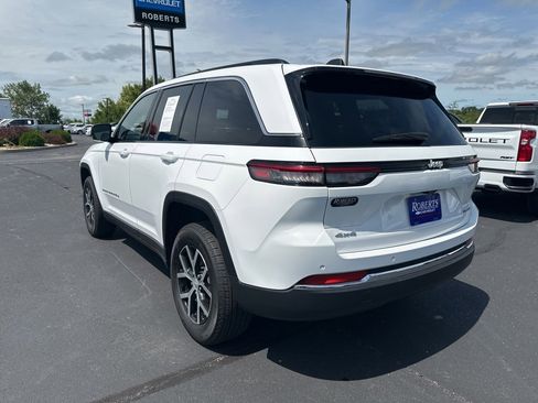 Used 2024 Jeep Grand Cherokee Limited image 7