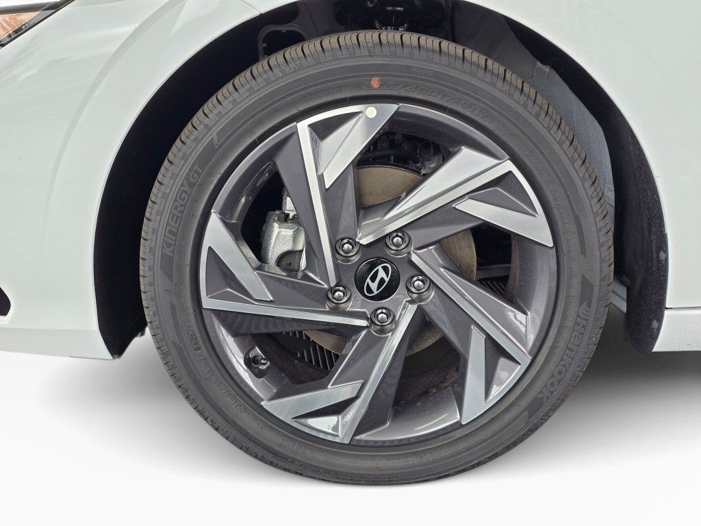 New 2026 Hyundai Elantra Limited FWD image 12