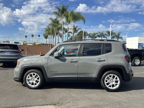 Used 2021 Jeep Renegade Latitude image 2