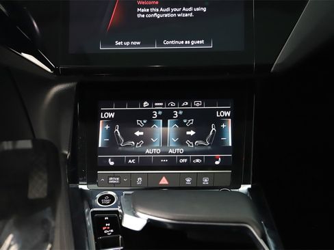 Certified 2022 Audi e-tron Premium image 20