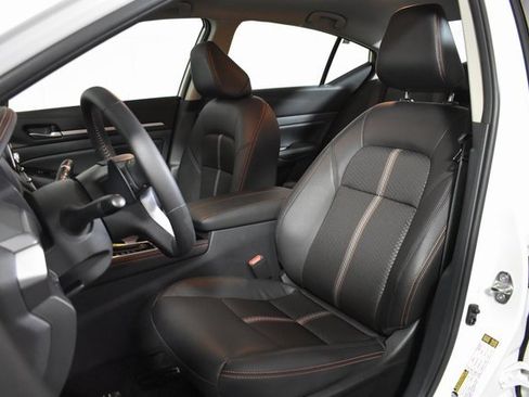 Certified 2025 Nissan Altima 2.5 SR image 9