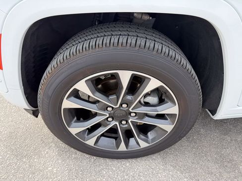 Used 2023 Jeep Grand Cherokee Overland w/ Luxury Tech Group IV image 36