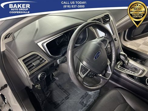 Used 2015 Ford Fusion SE w/ Equipment Group 202A image 11