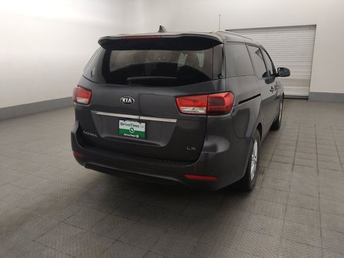 Used 2016 Kia Sedona LX w/ LX Convenience Package FWD image 7